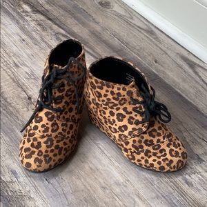 Girls cheetah print, wedge heel booties
